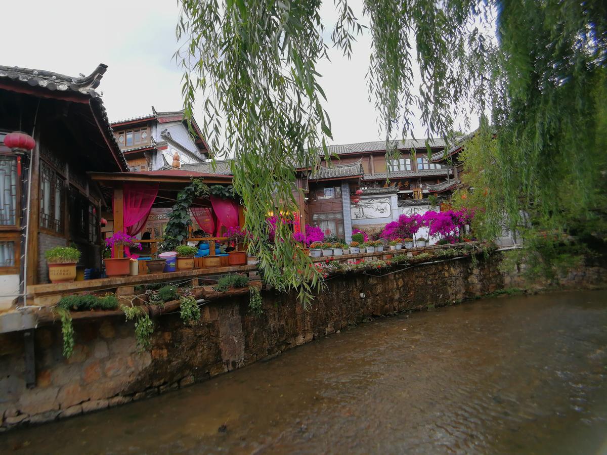 Love Cloud Boutique Chain Hotel In The Water Side Ліцзян Екстер'єр фото
